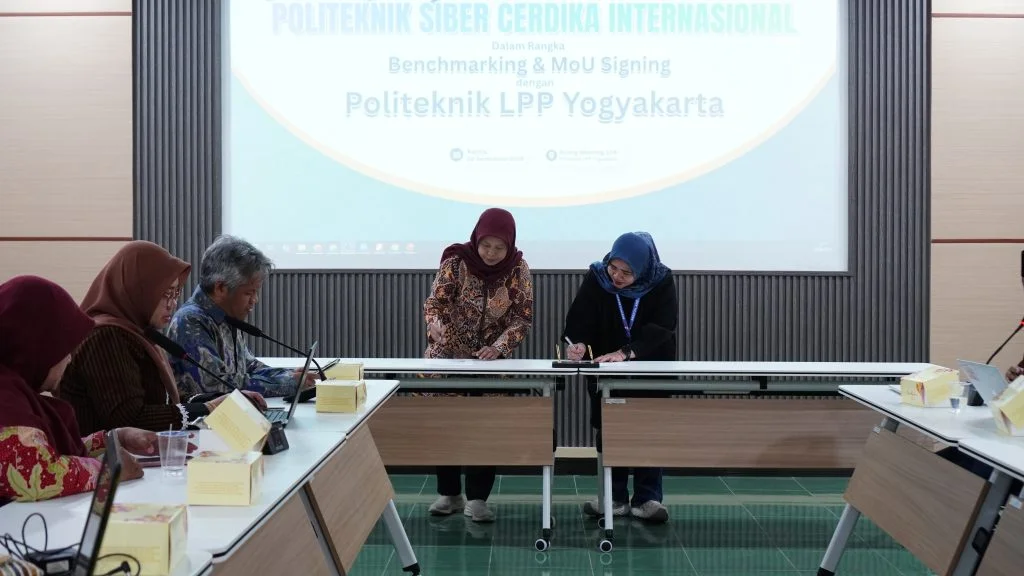 Semarak Hari Pertama Sibermaru 4.0: Dari Parade Kreativitas Mahasiswa Baru hingga Malam Inaugurasi